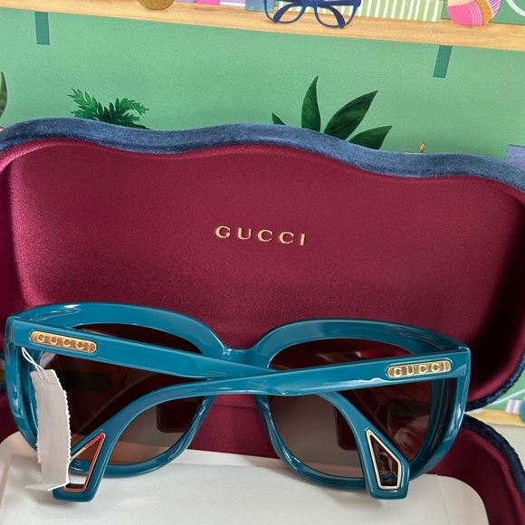 Gucci Sunglasses - Picture 13 of 15